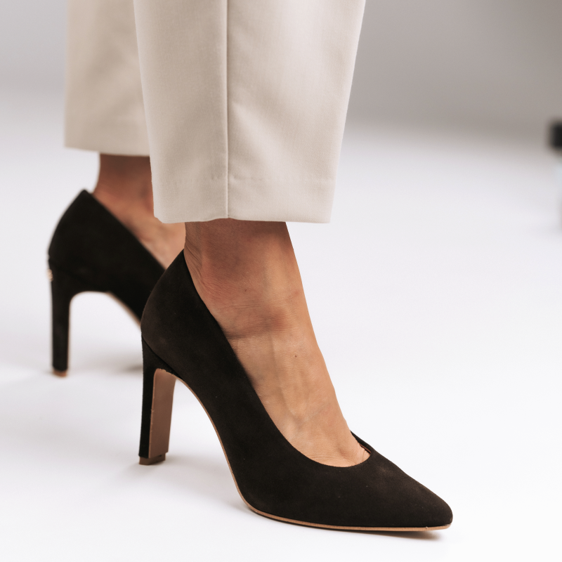 CZEKOLADOWE ZAMSZOWE CZÓŁENKA NA SŁUPKU BALDACCINI.png