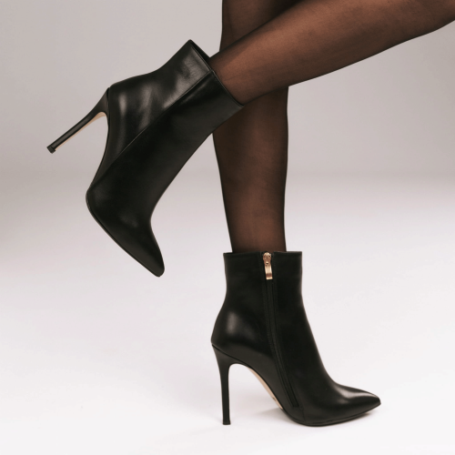 Czarne botki skórzane na szpilce Baldaccini 20555-19