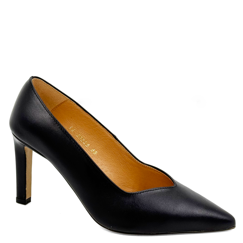 czarne szkórzane szpilki wyogne (2).png