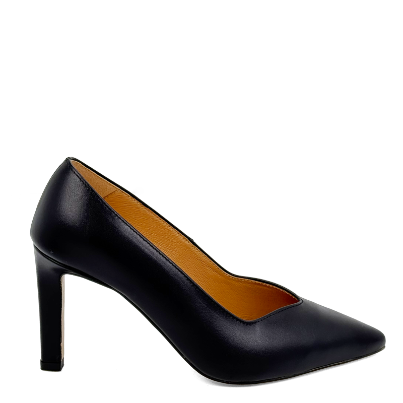 czarne szkórzane szpilki wyogne (3).png