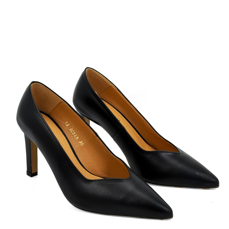 czarne szkórzane szpilki wyogne (4).png