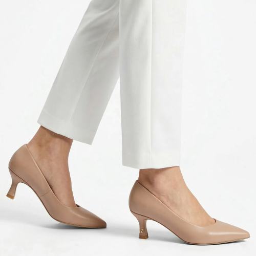 Cieliste skórzane szpilki na niskim obcasie kaczuszka Baldaccini 20165-79