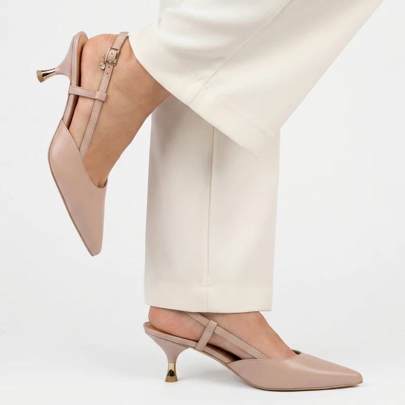 Beżowe cieliste czółenka na niskim obcasie slingback 1