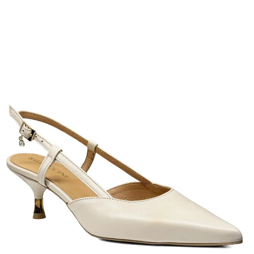 Beżowe skórzane czółenka na niskim obcasie slingback  20735-33