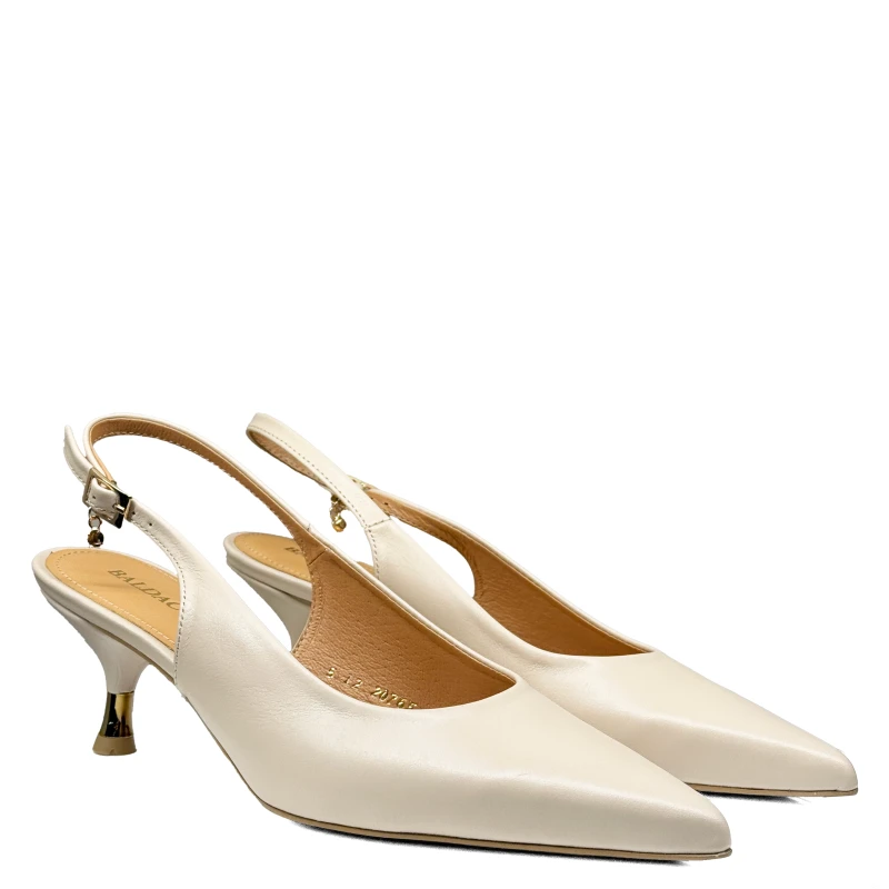Beżowe skórzane czółenka na niskim obcasie slingback3