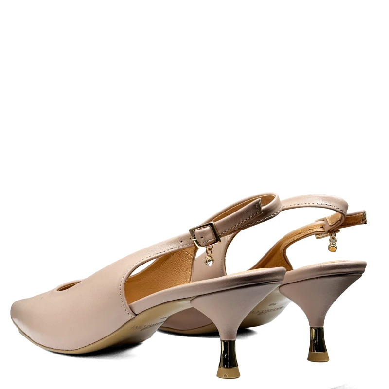 Beżowe cieliste skórzane czółenka na niskim obcasie slingback4