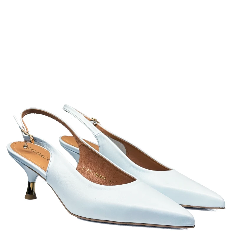 Błękitne baby blue czółenka na niskim obcasie slingback3