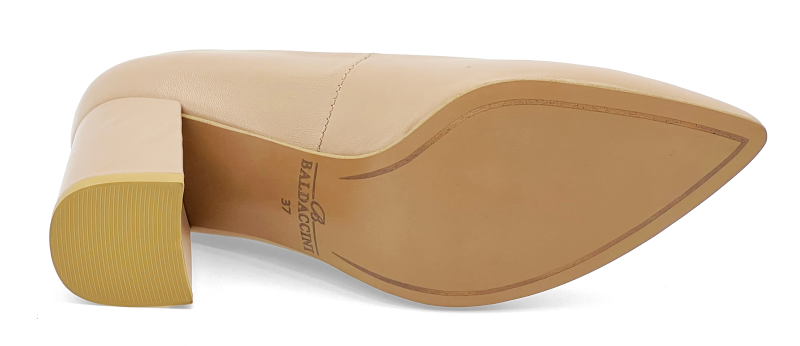 10410  baldaccini skórzane czółenka damskie na klocku beżowe.png5.png