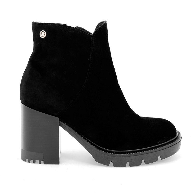 17990 czarny welur 1.png