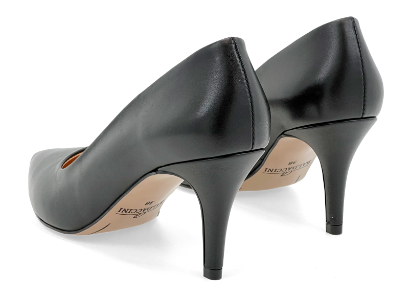 9030 czarne skórzane szpilki na niskim obcasie baldaccini.png5.png