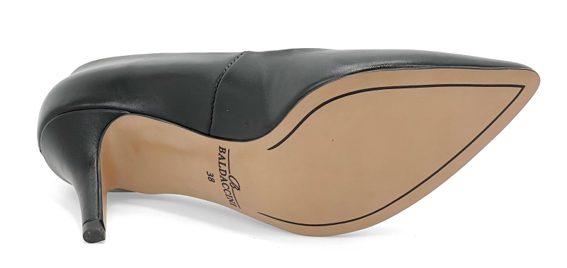 9030 czarne skórzane szpilki na niskim obcasie baldaccini.png5.png