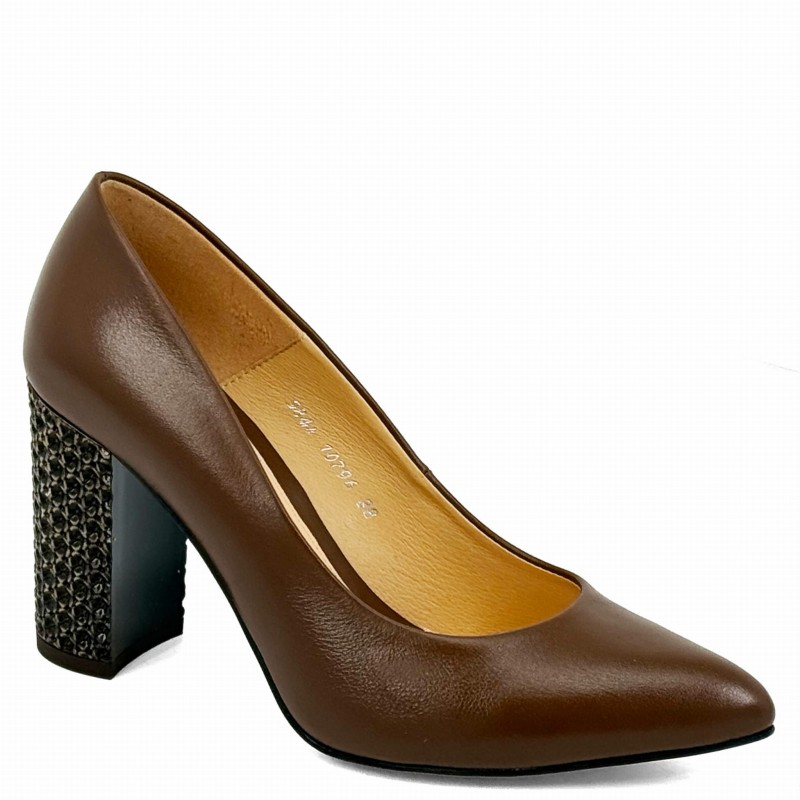 SKÓRZANE BRĄZOWE CZÓŁENKA NA SŁUPKU (4).jpg