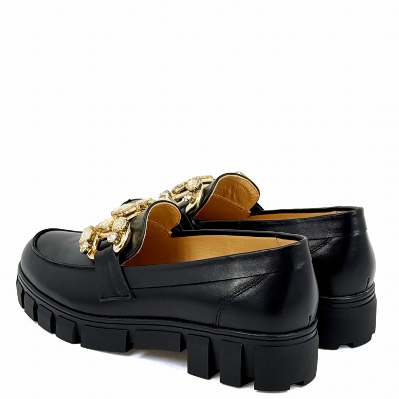 CZARNE SKÓRZANE MOKASYNY Z EFEKTOWNĄ OZDOBĄ (3).jpg