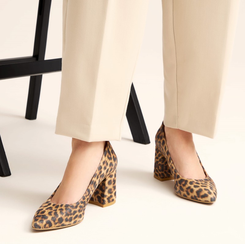 panterkowe czolenka na slupku 0680.jpg