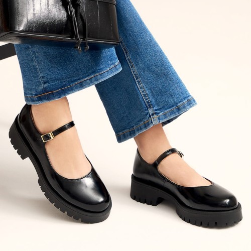 Czarne lakierowane półbuty Baldaccini 19588