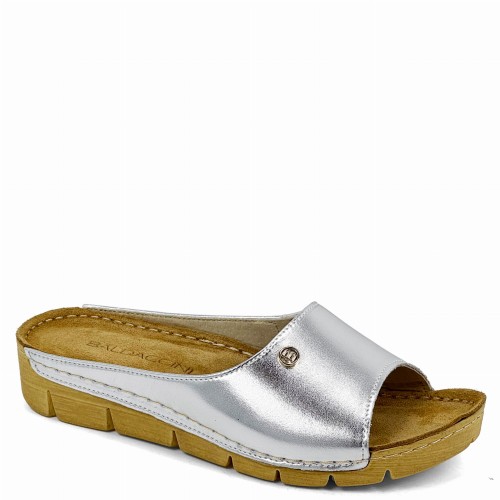 Srebrne skórzane  klapki Baldaccini 7030-76